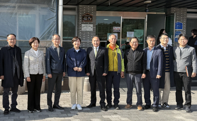 12일 (홍성군, 가축분뇨+태양광으로 전기 생산 ‘눈길’) (1)