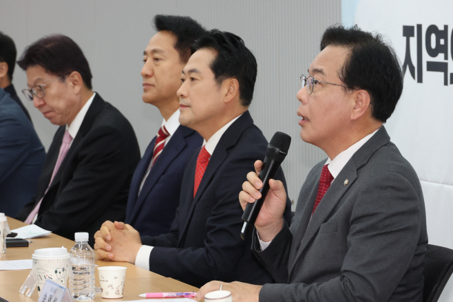 발언하는 송언석 원내대표<YONHAP NO-2422>