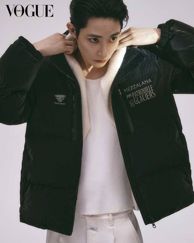 [사진자료] 보그 코리아 12월호 화보, ‘오로라 미들 다운’ 착용_(1)