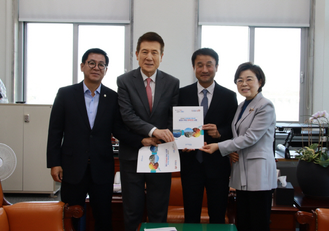 251111 이강덕 시장, 국회 방문 ‘임기 마지막까지’ 내년도 국비 확보 총력 행보2