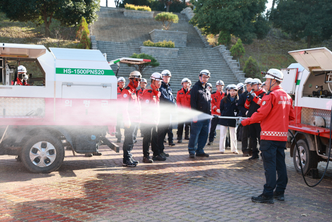 #2. 251114 보도사진1(의령군, 공무원·산불전문예방진화대 합동훈련 실시)