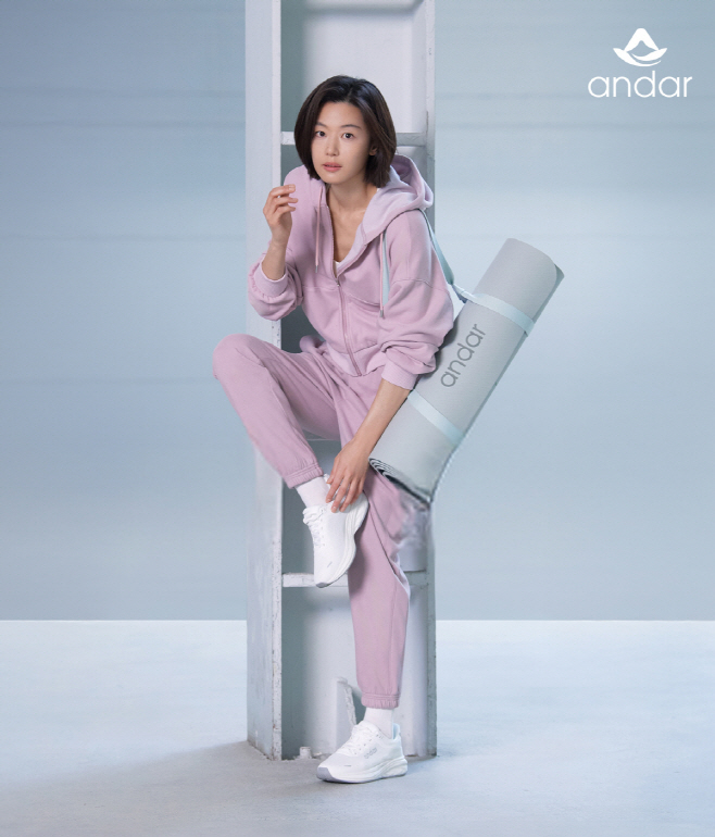 [사진1] 안다르, 전지현과 함께 ‘2025년 가을·겨울 스타일’ 공개