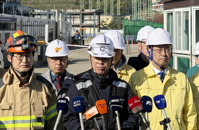 발언하는 김영훈 고용노동부 장관<YONHAP NO-1999>