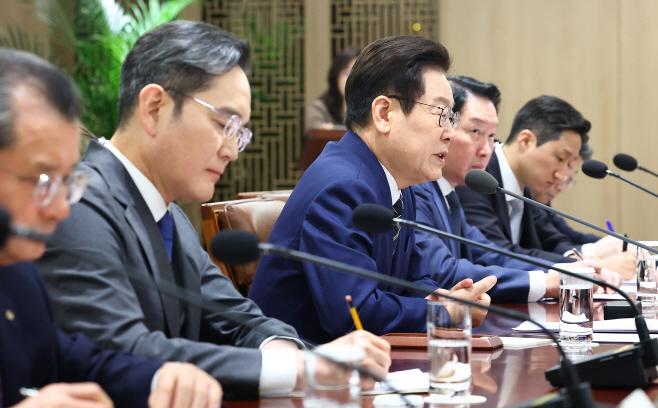 이재명 대통령, 한미 관세협상 후속 민관 합동회의 주재