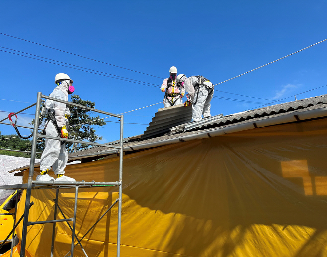 1117 시민과 함께 만든 변화 안동이 깨끗해졌다 (3)-슬레이트 처리