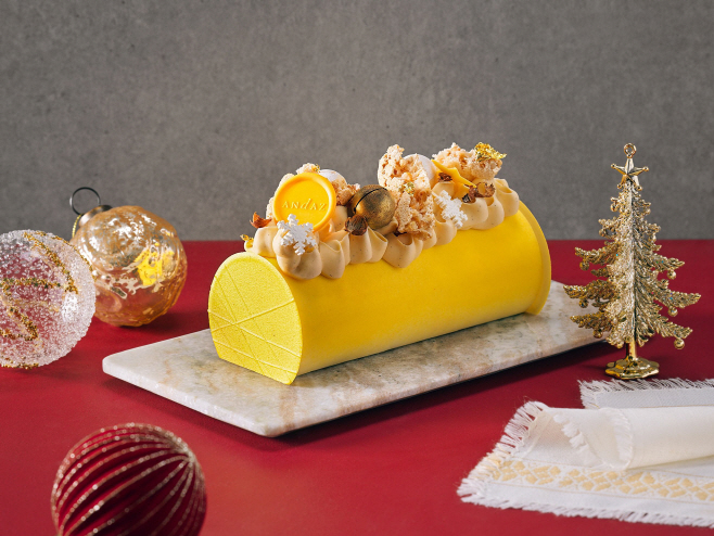 안다즈 서울 강남 둘세 누아젯 로그 케이크.