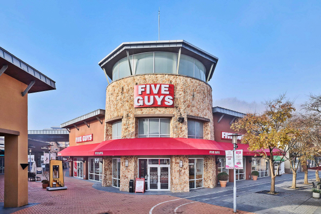 [에프지코리아] 파이브가이즈 여주 매장 전경 사진(1)