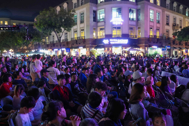 20251117-밀양아리랑예술단, 베트남 하노이서‘날 좀 보소’공연 펼쳐(4)