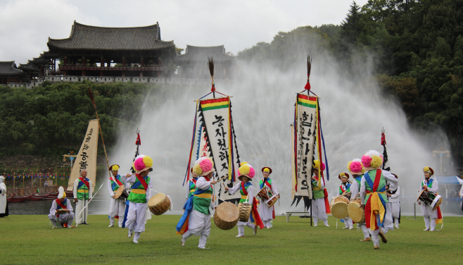 경남무형유산-밀양강변 008-crop