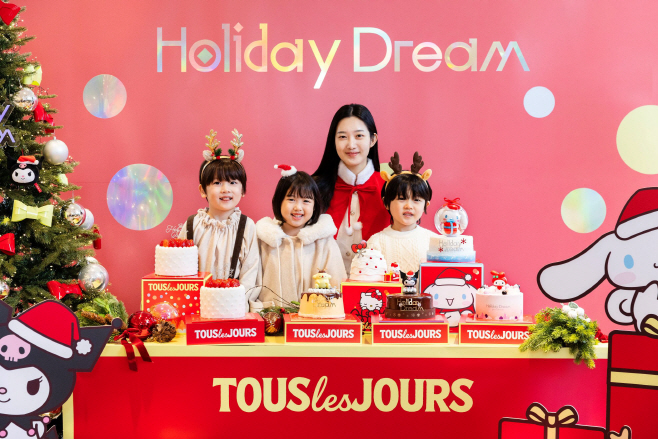 251117_CJ푸드빌 뚜레쥬르, '윈터 홀리데이 시즌 케이크' 출시_2