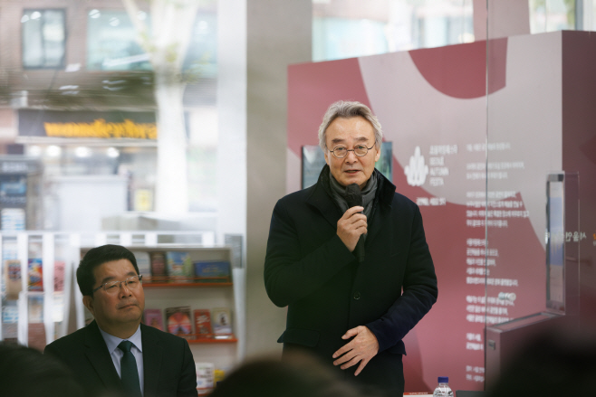 붙임1-2. 남명렬 정책자문위원장이 소감을 말하는 모습