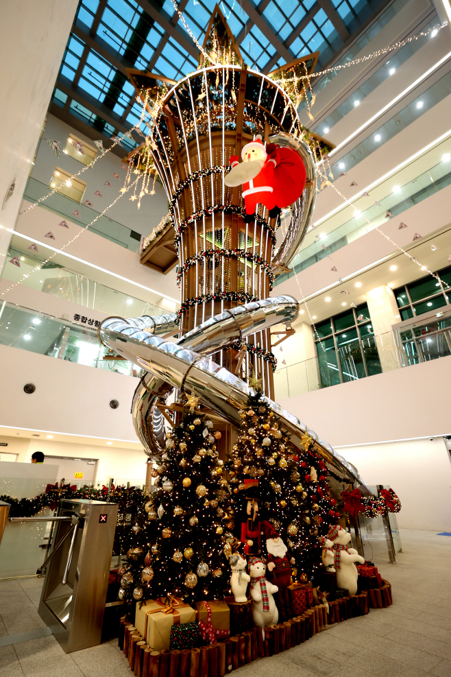 (사진1) '동작 스타' 크리스마스 특별 연출