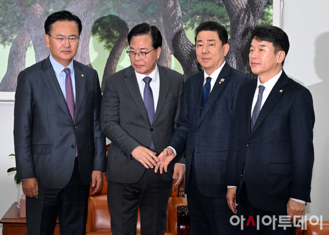 2025111801001492300094571