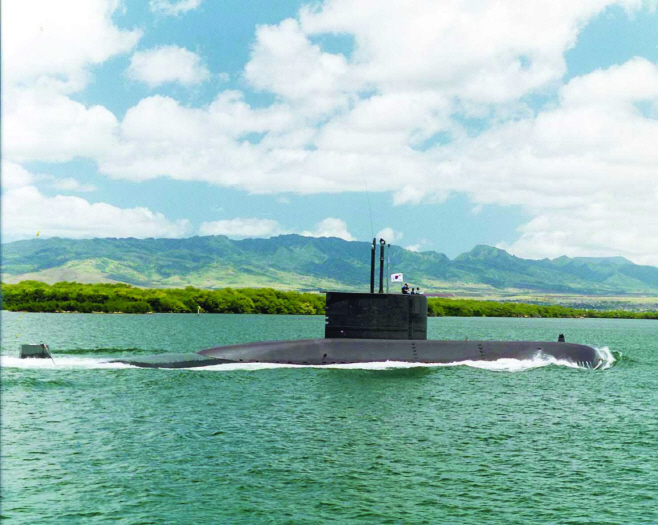 한국 첫 잠수함 '장보고함' 마지막 항해<YONHAP NO-3079>