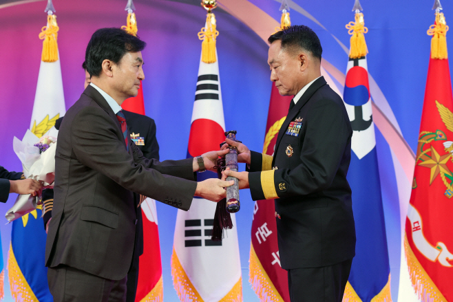 25년 삼정검 수여식 사진1 (1)