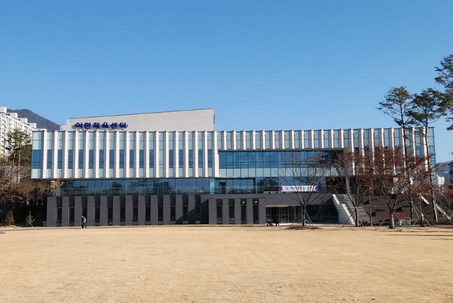 251120 충주시 야현체육센터 준공(야현체육센터 전경 사진)