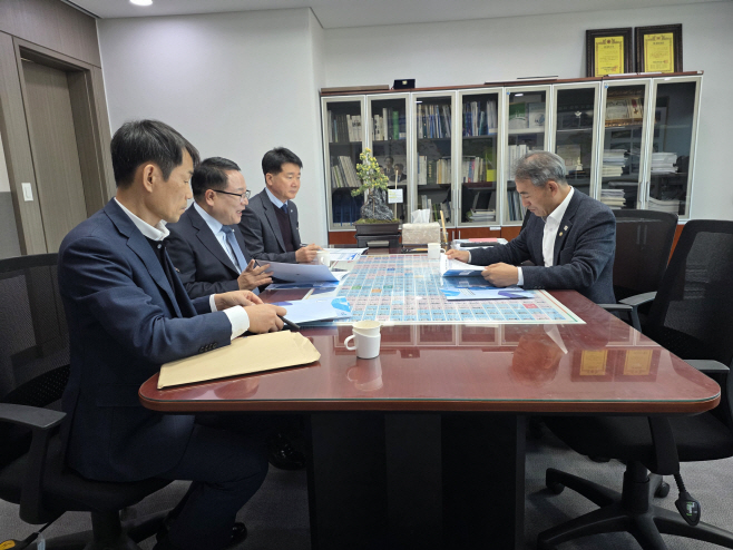 정헌율 익산시장_핵심 사업 예산 설득 총력전(윤준병 민주당 전북도당위원장 면담 2)