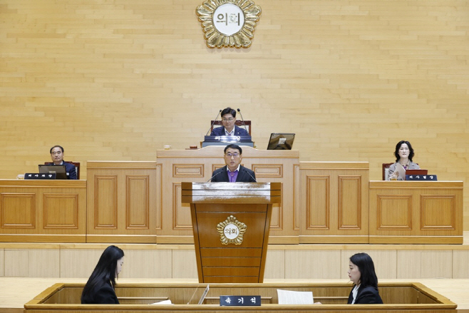 김대인 신안부군수