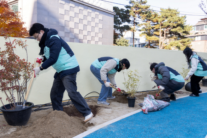 사진3) 251120 (보도자료) 기아, 임직원과 함께 사회공헌사업 ‘Move & Connect’ 성료