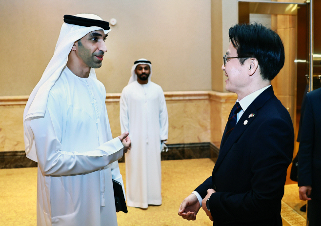한-UAE 비즈니스 라운드테이블 계기 MOU 체결식<YONHAP NO-5481>