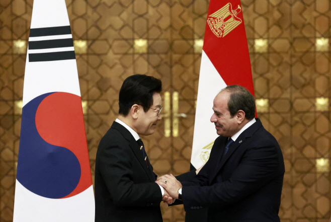 손 맞잡은 한-이집트 정상