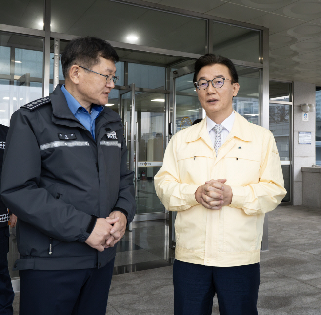 전재수 장관, 퀸제누비아2호 사고 현장 방문<YONHAP NO-3260>