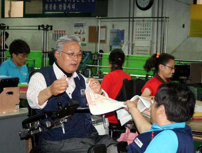 사진 3_정덕환 씨는 40여 년에 걸쳐 장애인의 사회참여를 확대하며 자립 중심의 ‘생산적 복지’ 모델 구축에 힘써왔다.