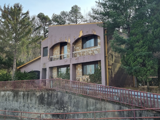 7.문화예술과(의정부시, 캠프 레드클라우드 내 근대건축물 기록보존 나선다)2-장교숙장소