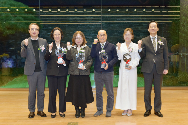 [사진1]교보교육재단_제27회 교보교육대상 시상식 (1)