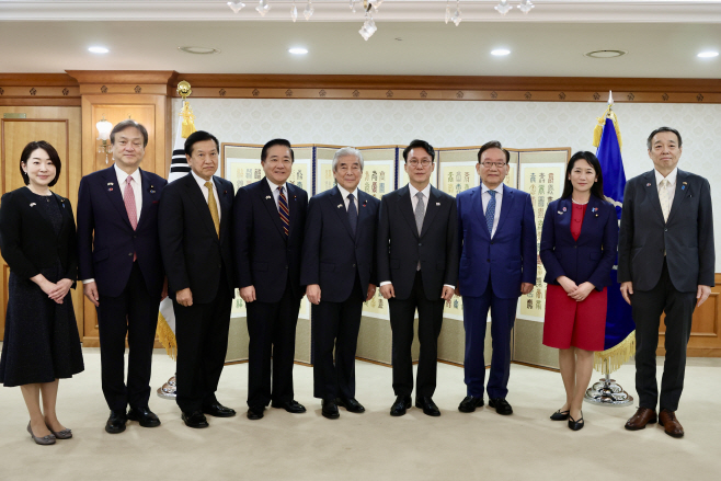 김민석 국무총리, 한일·일한 협력위원회 대표단...<YONHAP NO-2345>