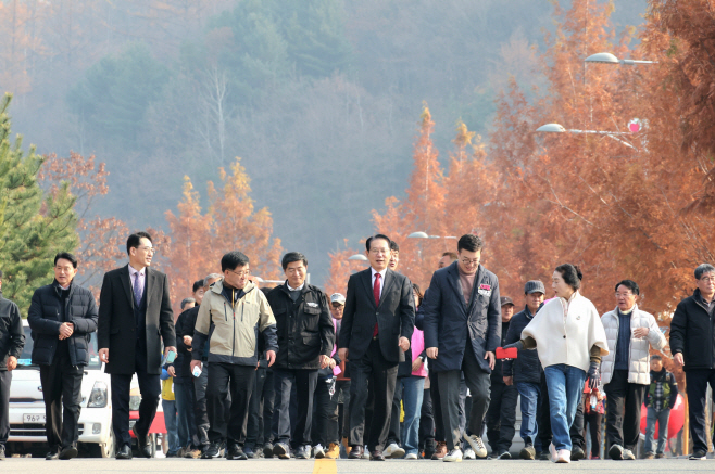 괴산군, ‘동서트레일’ 조성사업 연풍구간 속리산둘레길 걷기대회 (2)