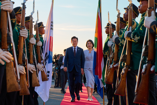 이재명 대통령, G20 일정 마치고 튀르키예로