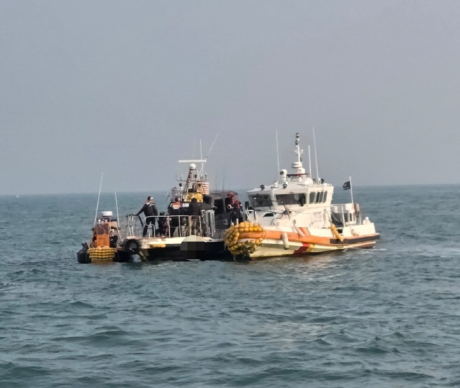 왕등도 충돌침수 낚시어선 전원 구조3