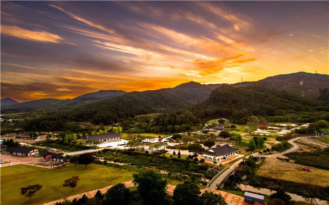 1-1. 의암 류인석 기념관 전경 사진