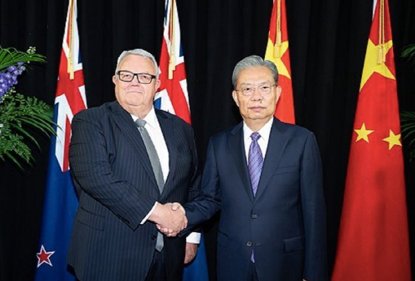 중국 고위 정치인 방문에 호주 의회 “스마트폰 끄라” 지시