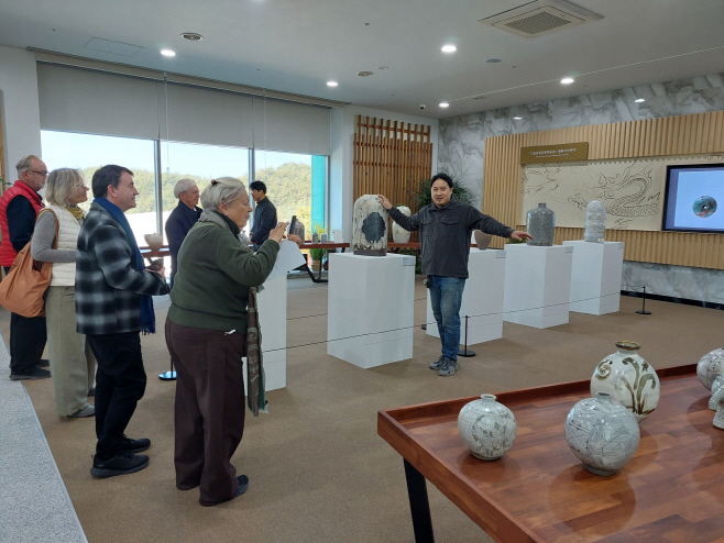 고흥분청사기, 세계 도자기 수집가들의 마음을 사로잡다 (2)