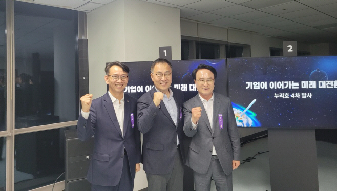 왼쪽부터김명주경제부지사_최형두국회의원_박동식사천시장