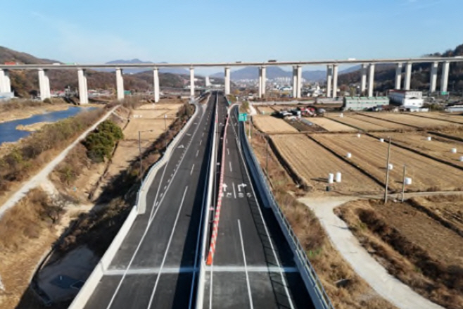 251128 더 가까워진 충주, 관광정책 성과로 관광도시 경쟁력 강화(신촌IC 전경 사진)