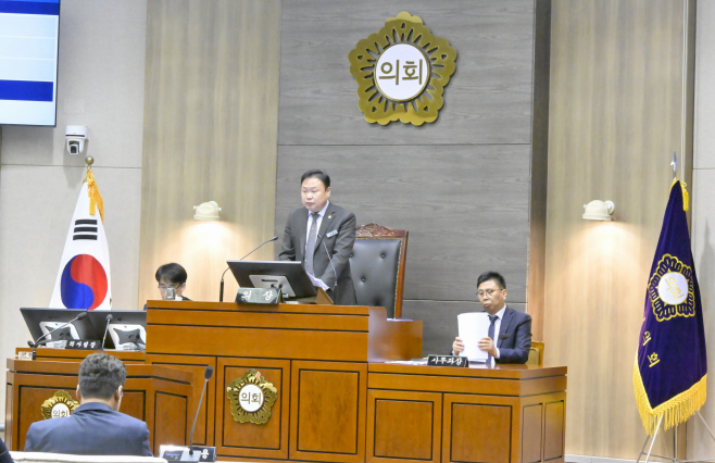 1. 사진-임시회 개회(손종석 의장)0