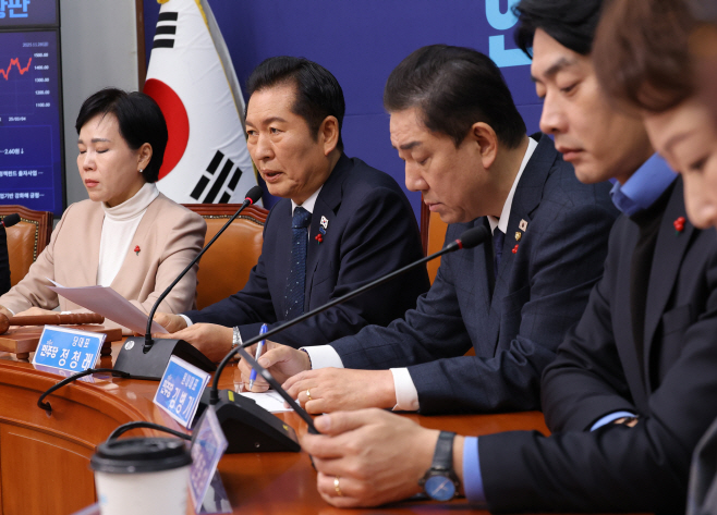 발언하는 정청래 대표<YONHAP NO-2165>