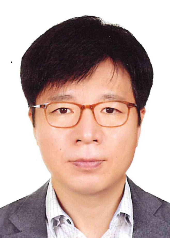 엄진섭 한국방송통신대학교 서기관