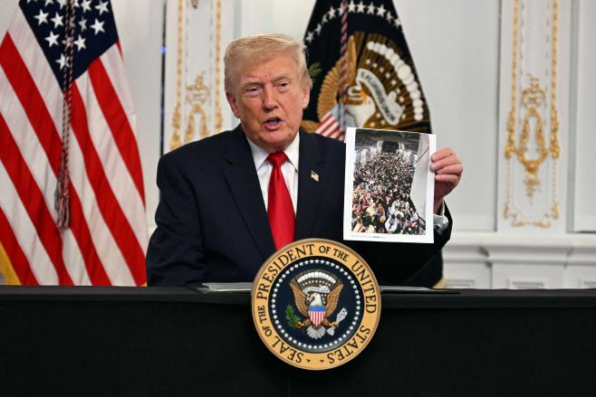 US-POLITICS-TRUMP-MILITARY-HOLIDAY