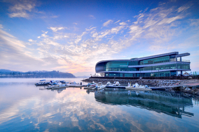 251202 일과 휴식의 새로운 공존문화 창출(중앙탑 체험관광센터 전경)
