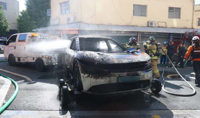 충전 중 불 난 전기차