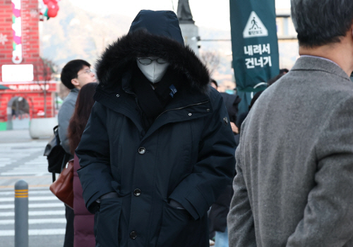 영하권 아침 출근길<YONHAP NO-1952>