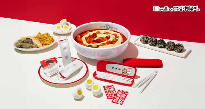 (이미지) 필리밀리X동대문엽기떡볶이 컬래보 연출컷