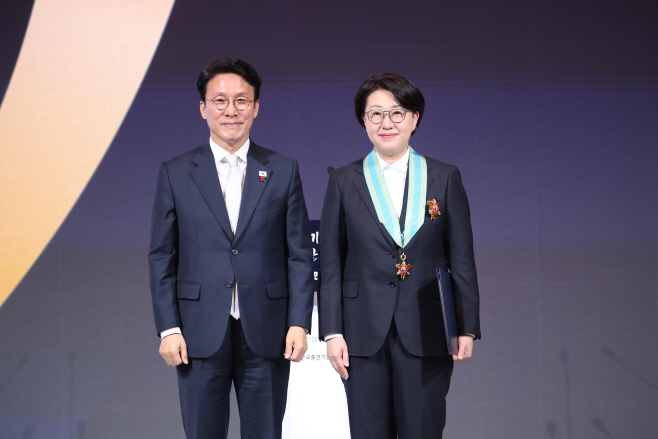 김민석 국무총리와 신성이엔지 이지선 대표이사