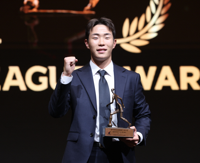 K리그1 영플레이어상 수상한 이승원<YONHAP NO-4193>