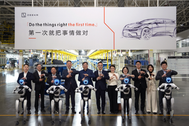 2.[사진자료]‘프리미엄 전동화 모빌리티 브랜드’ 지커(Zeekr), 한국 시장 차량 판매 및 서비스 제공 위한 ‘딜러 계약’ 체결
