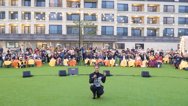 사진3. 신협연수원 제주 음악회 참석자들